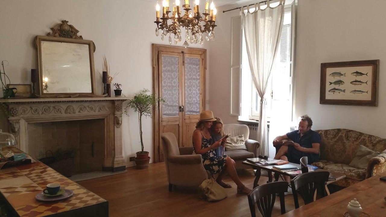 לינה וארוחת בוקר טורינו Le Stanze Di Sara מראה חיצוני תמונה